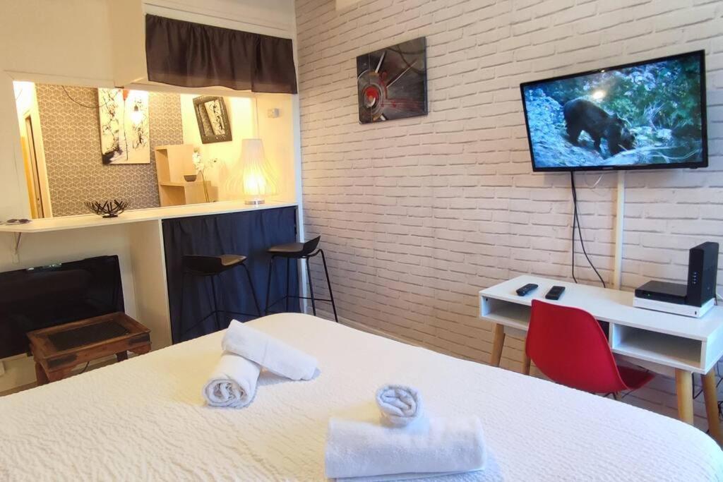 Cosy-2 Pers-Coeur De Ville-Proche Bd Pyrenees Pau Luaran gambar